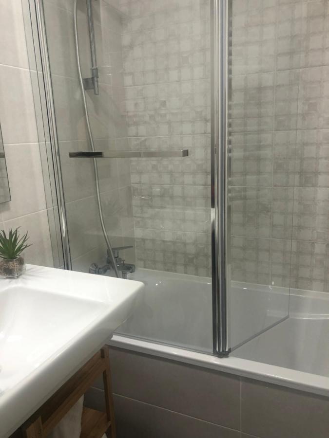 Habitacion Con Bano Privado Bilbao Esterno foto